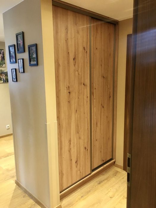 Stolarz, kuchnie na wymiar, szafy przesuwne . Warszawa i okolice