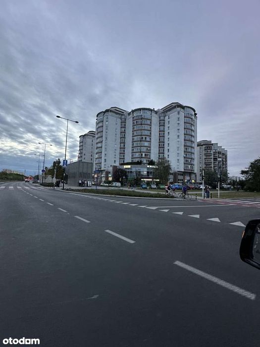 Wynajmę mieszkanie przy metro Bródno miejsce parkingowe 3 pokoje