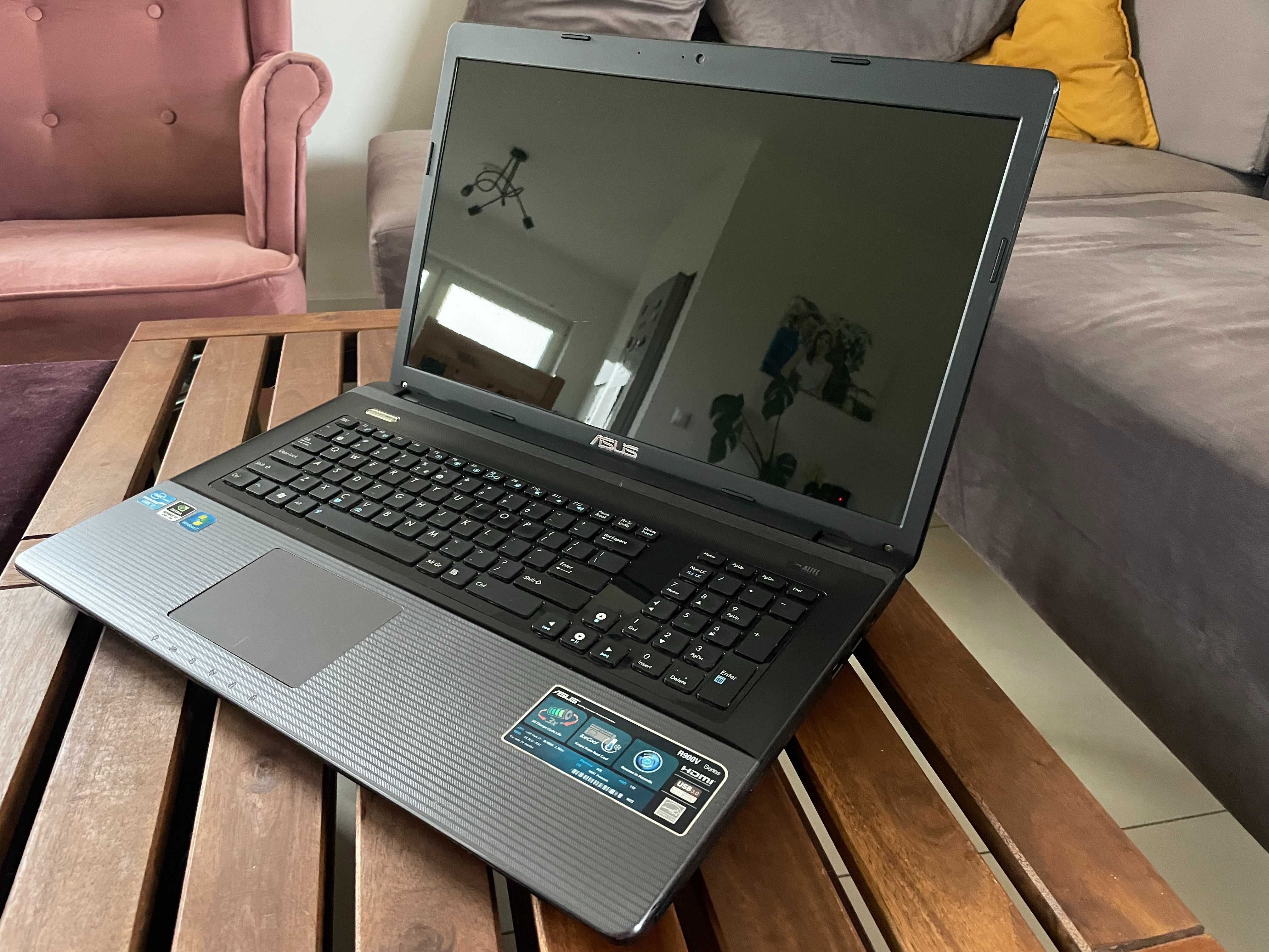 Sprzedam Laptopa Asus 17