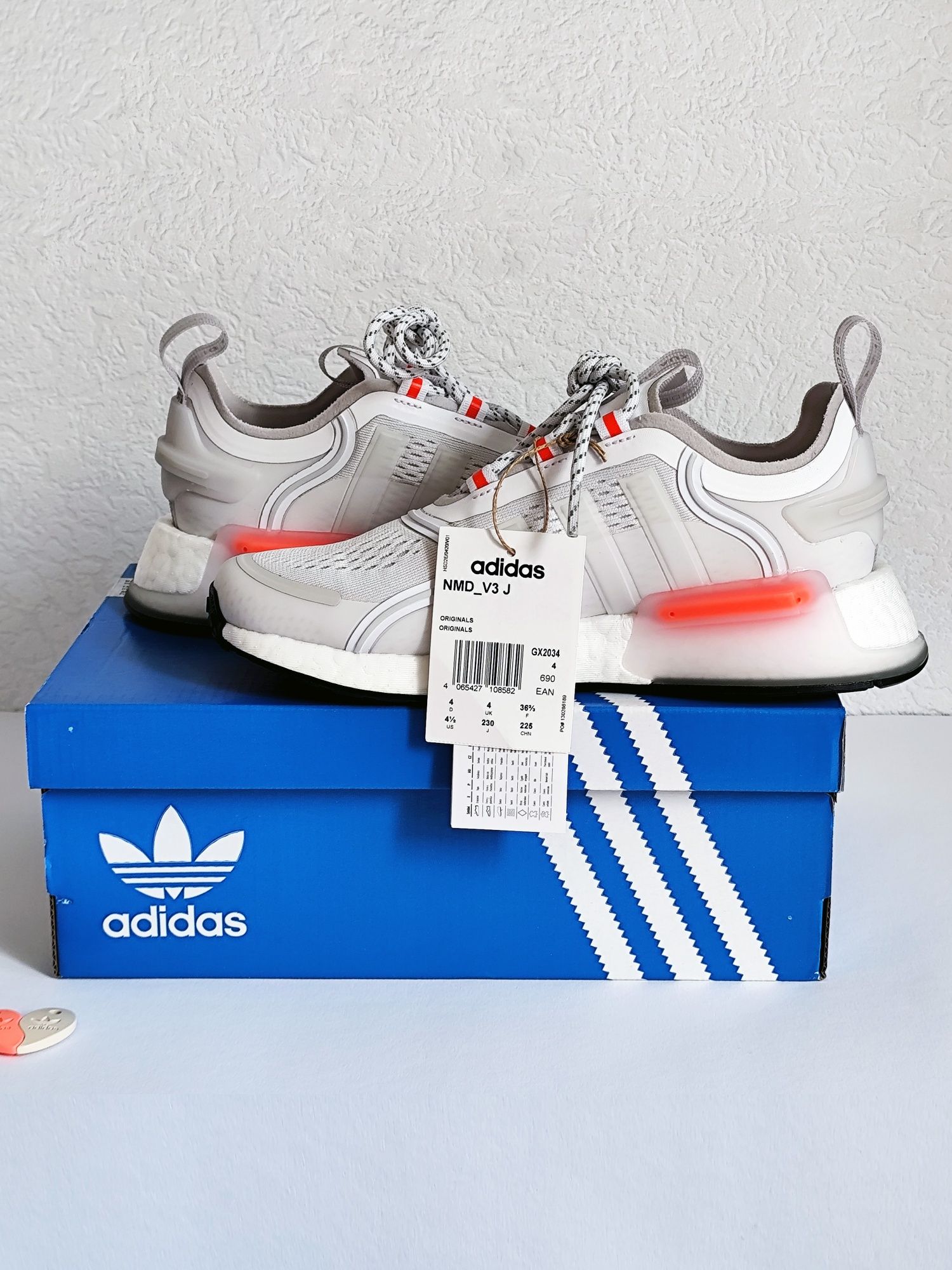 buty Adidas NMD_V3.  r.38 2/3 Oryginalne Nowe !