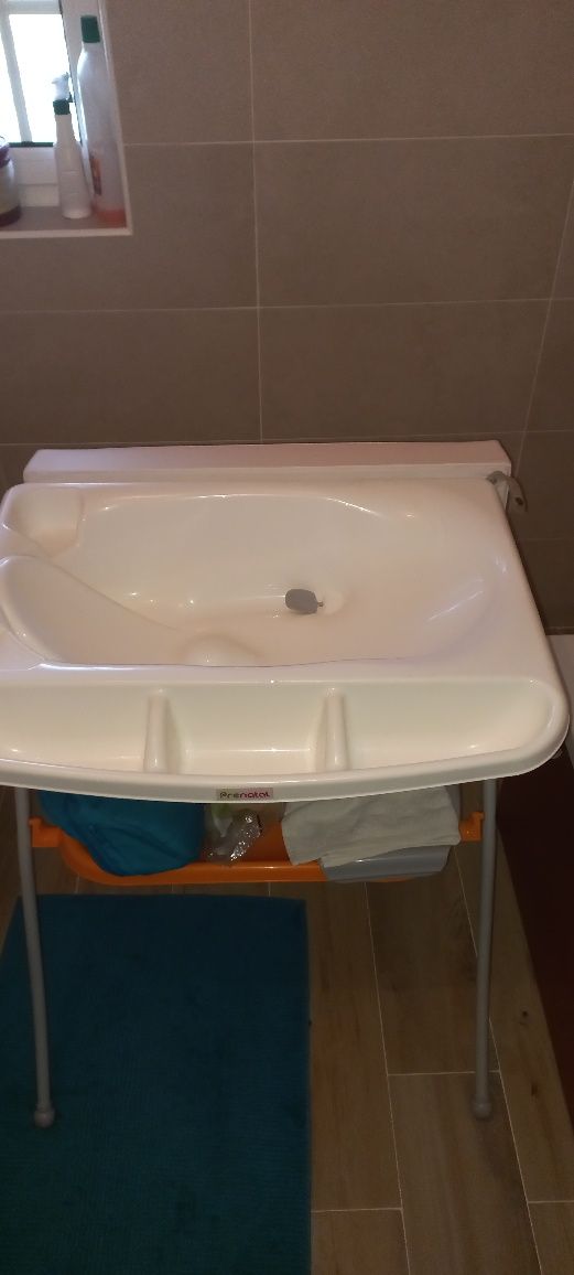 Muda fraldas com banheira p bebé