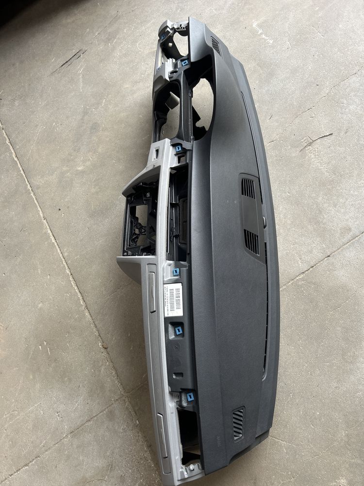 Deska rozdzielcza kokpit Bmw E90 e91 e92 kompletna z poduszka kubki
