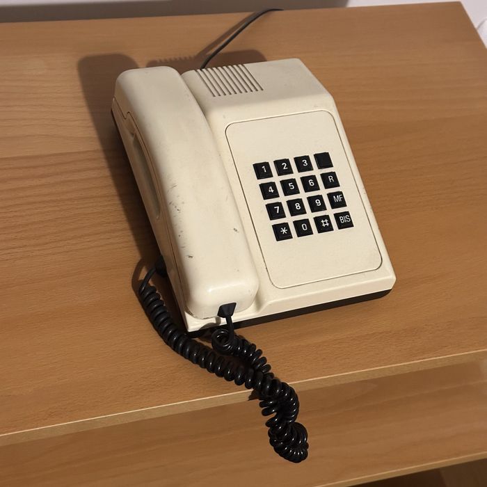 Analog Telephone64564282598914120