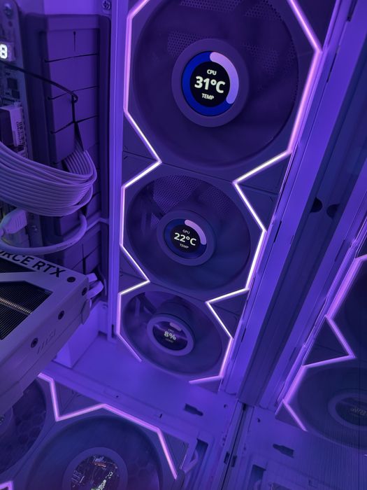 komputer gamingowy / MSI RTX 5080 / RYZEN 7 9800 X3D