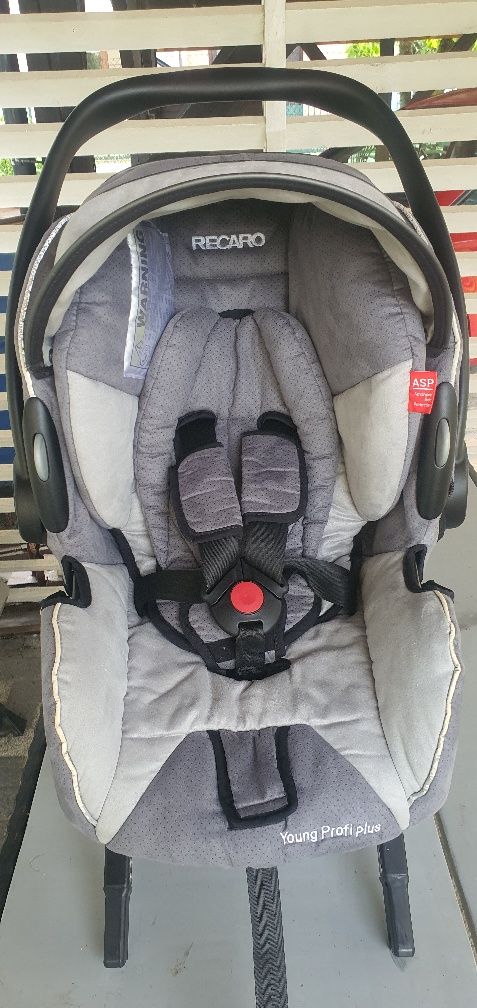 Fotelik dziecięcy recaro z bazą do isofix