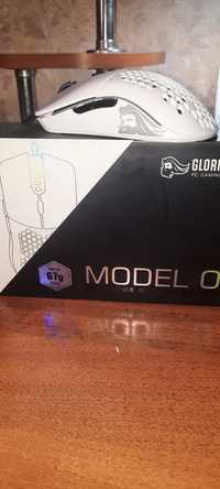 Glorious model o