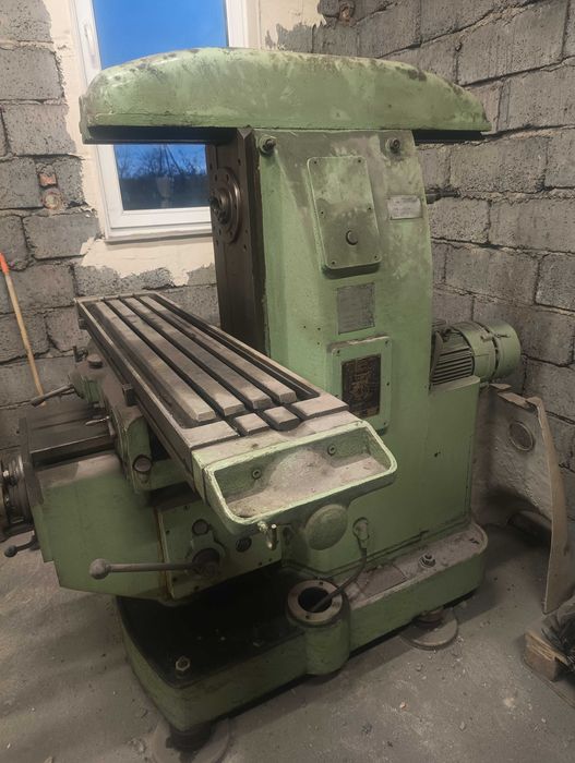 Frezarka Jarocin, w całości lub na części.