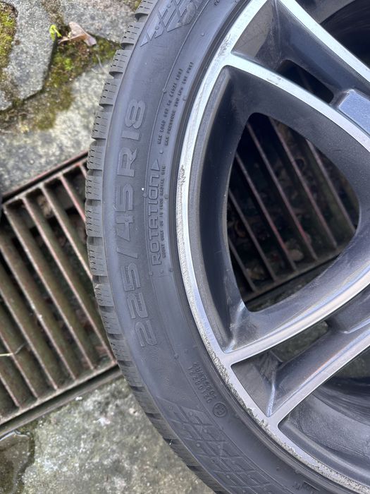 Felgi aluminiowe do bmw  z oponami zimowymi 18
