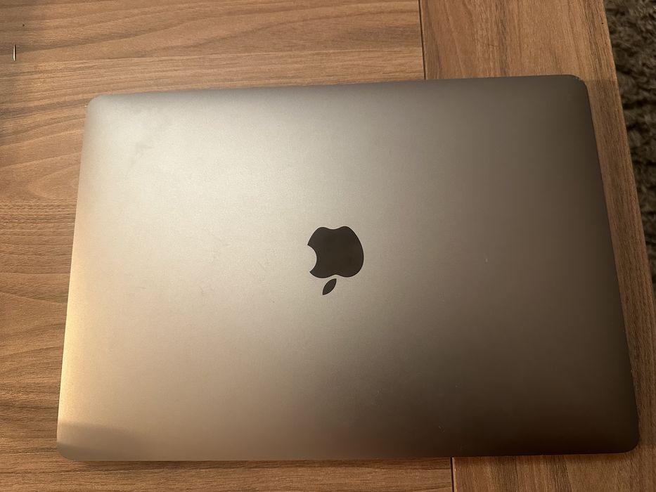 MacBook Pro 13” (2018) – Intel Core i5 / 8GB RAM / 512GB SSD –