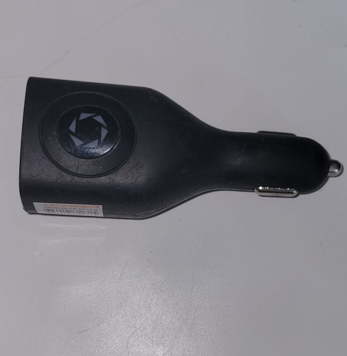 Зарядний пристрій