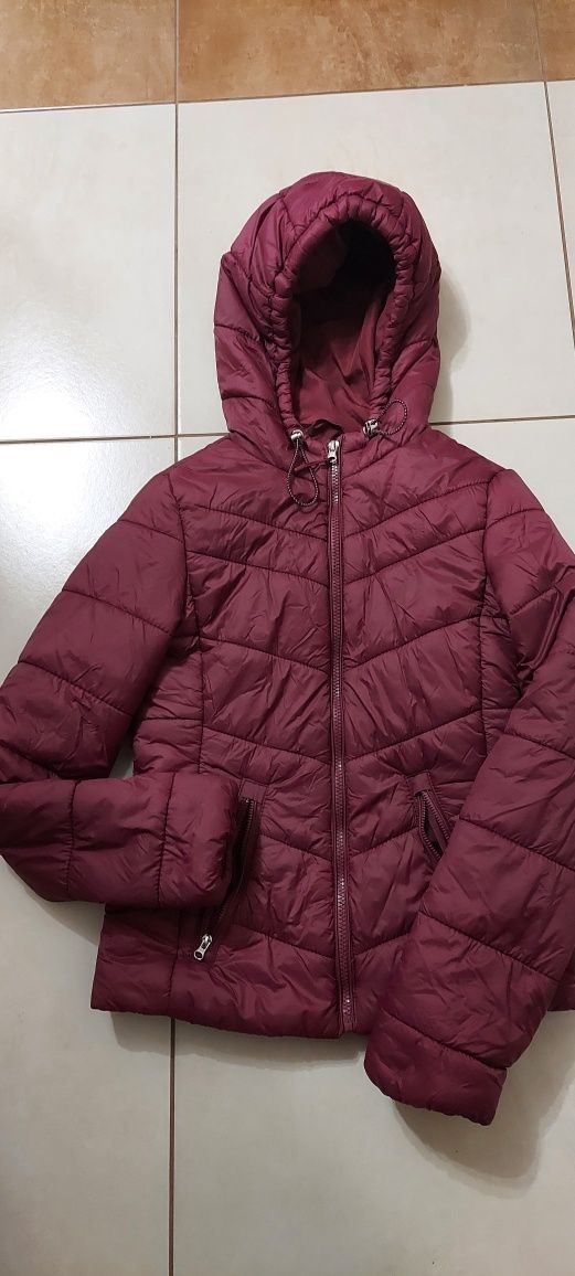 Продам куртку дівч  152-164 або ХС  Bershka міжсезонна.