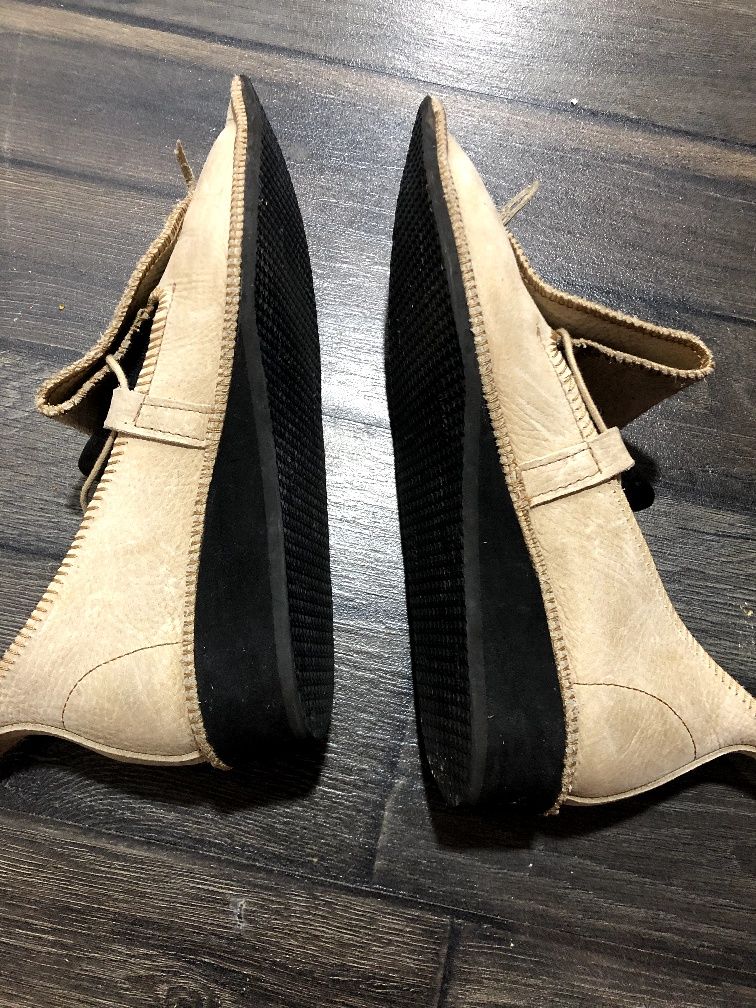 Sapatos medievais
Feitos à mão em França. 
Calaça