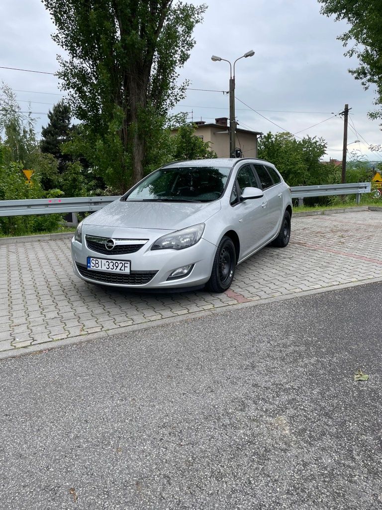 Opel Astra J  2.0 2011 R