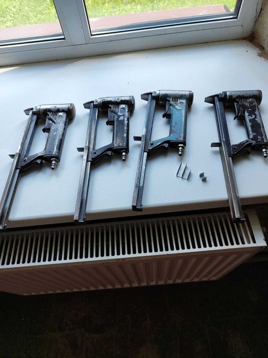 Скобозабивний пістолет