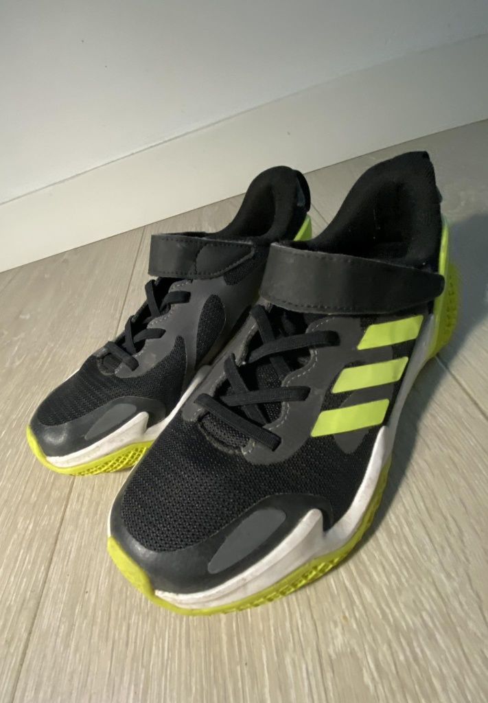 Buty Adidas R. 36,5