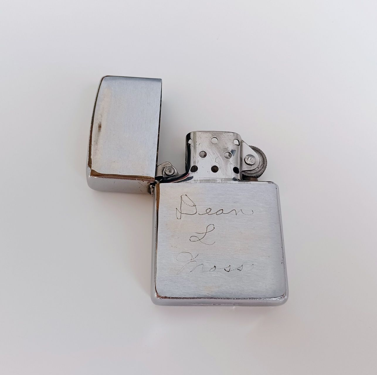 Stara zapalniczka zippo z 1965 roku