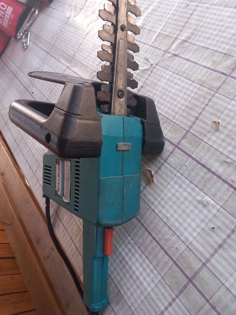 Podkaszarka  Black Decker GS 330