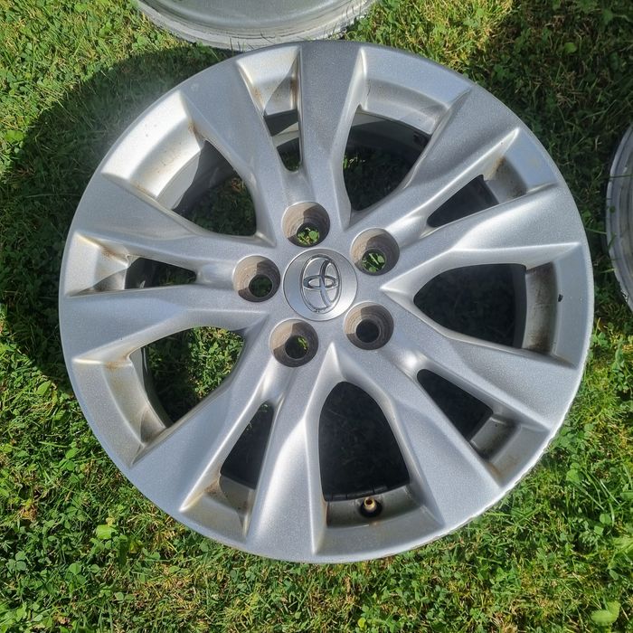 Alufelgi Toyota 15cali 5x114,3 wraz z czujnikami ciśnienia