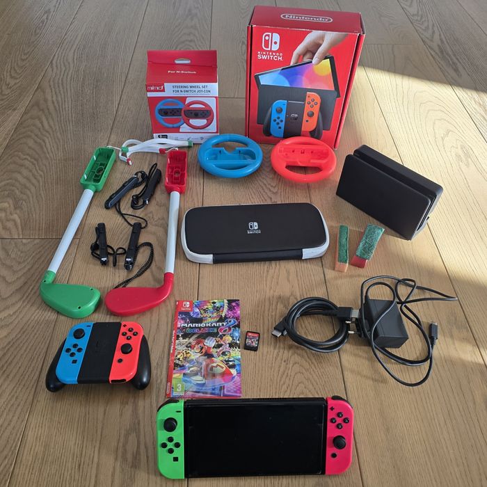 Nintendo Switch Oled 64GB + 256 GB MarioKart 8 Deluxe + joj-con +