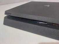 Playstation 4 500GB Bez Pada i Okablowania w środku jest gra