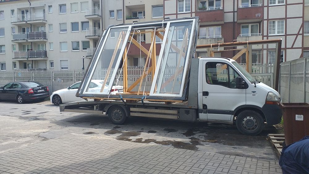 Pomoc Drogowa Holowanie  Auto Laweta Transport Aut Maszyn Mini Koparek