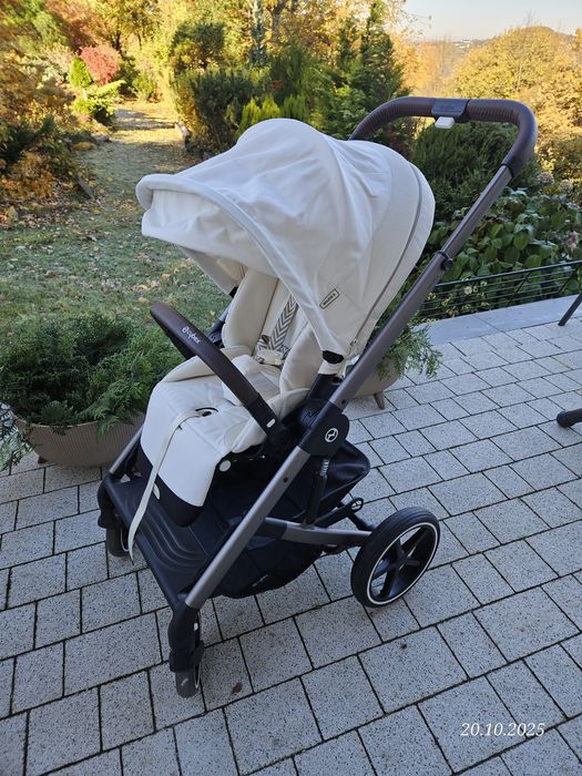 Cybex Balios S Lux 2023 spacerówka + folia przeciwdeszczowa + uchwyt