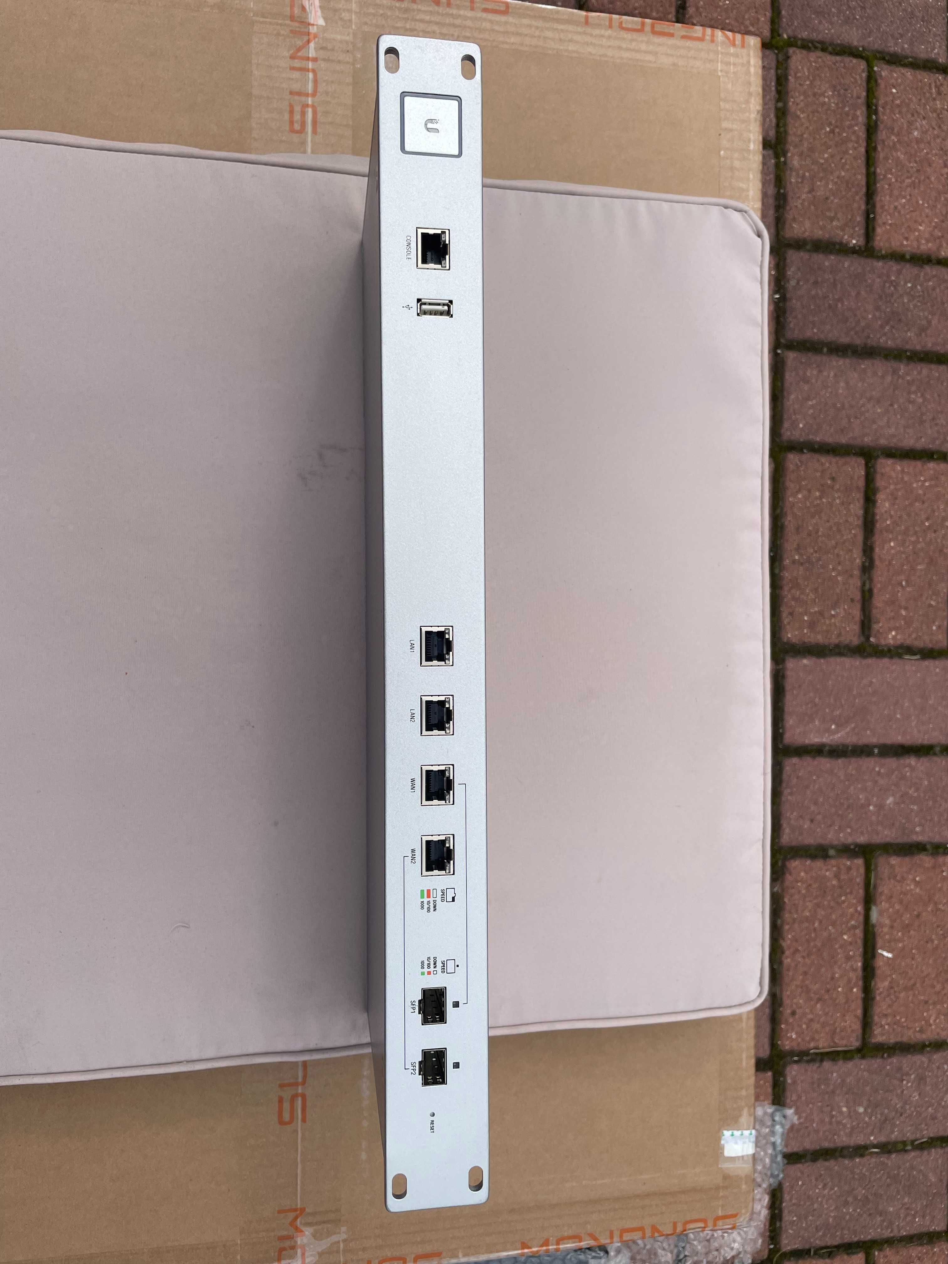 Unifi USG pro 4 Router Switch Gateway USG-PRO-4