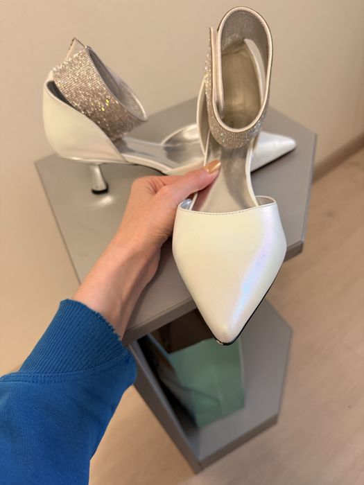 Туфлі на підборах