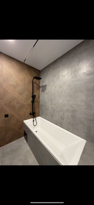 Продам 3-к квартиру з новим ремонтом — заїжджай і живи