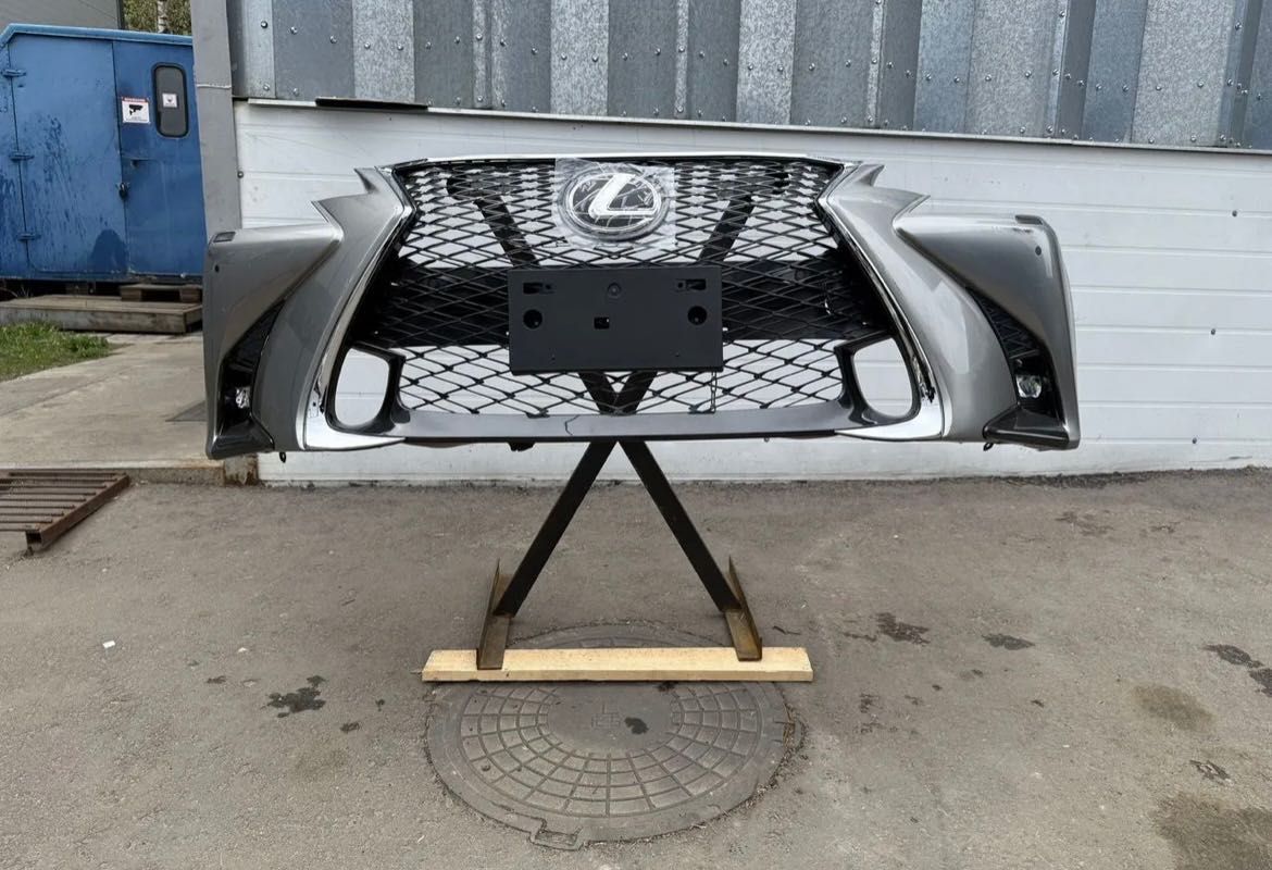 Передній передний бампер Lexus GS L10 2015-