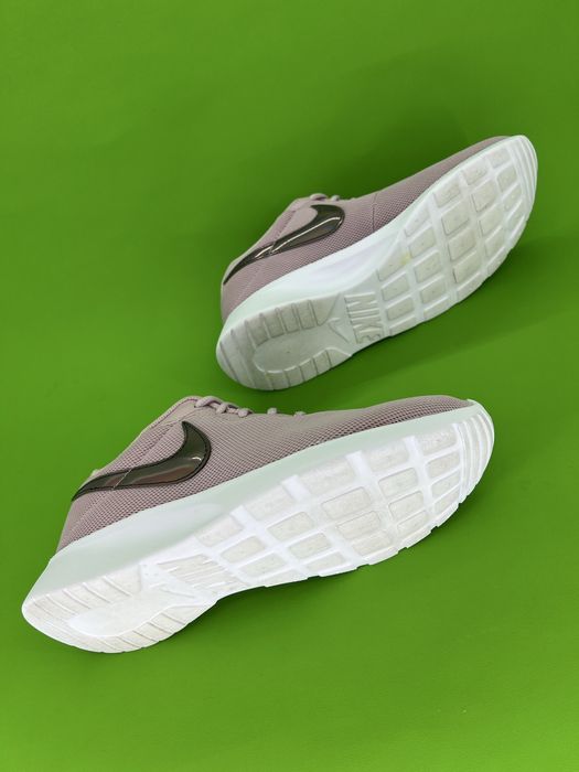 жіночі кросівки 39р.25см. Nike Tanjun