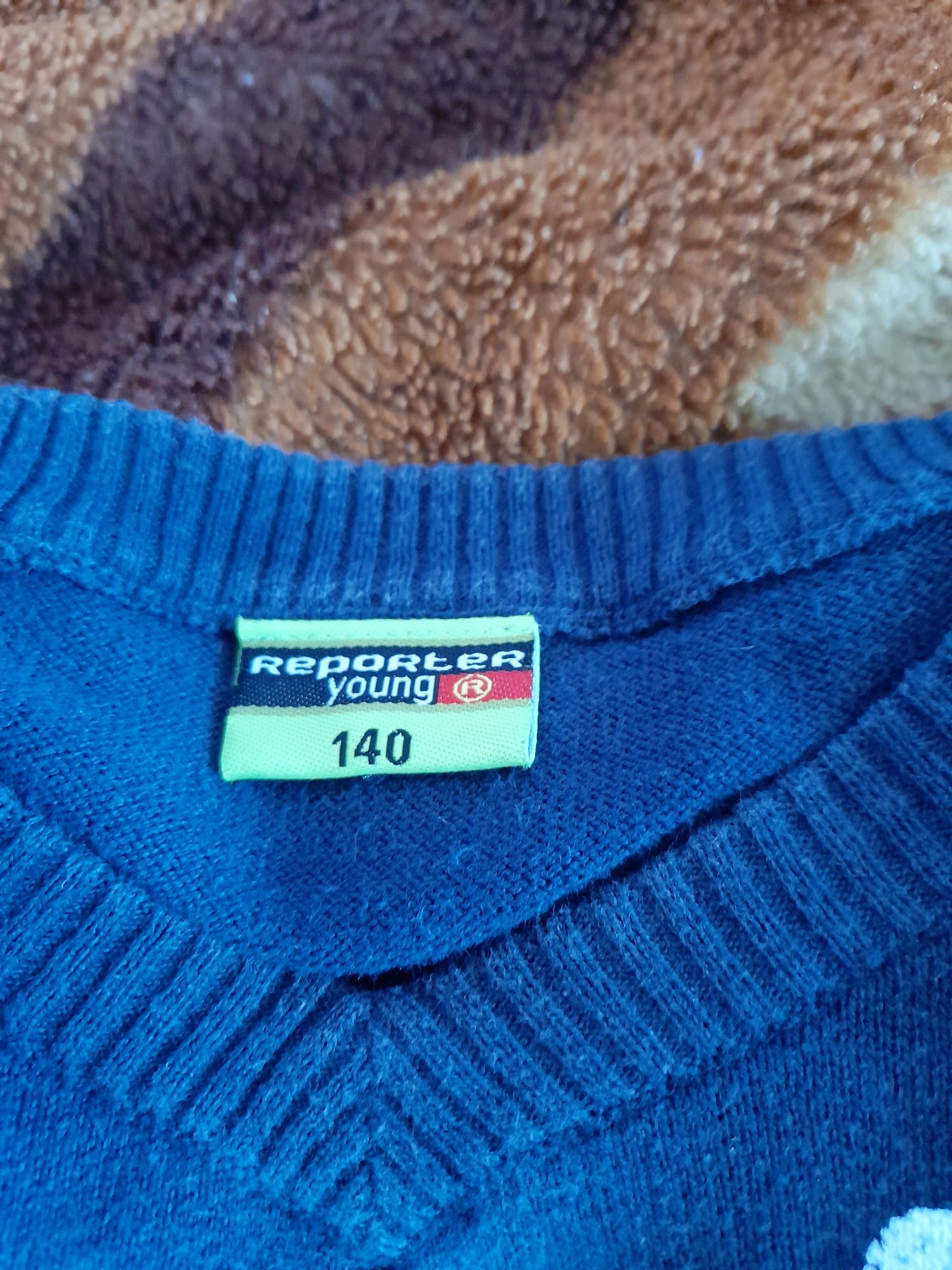 Swetry chłopięce 140