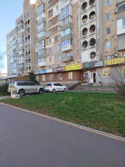 Фасад, 1 пов, окремий вхід, 251.2 м2, Житомир, вул. Київська 74