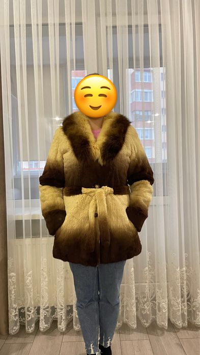 Продам шубу,натуральна,з хутра бобра.Без дефектів.