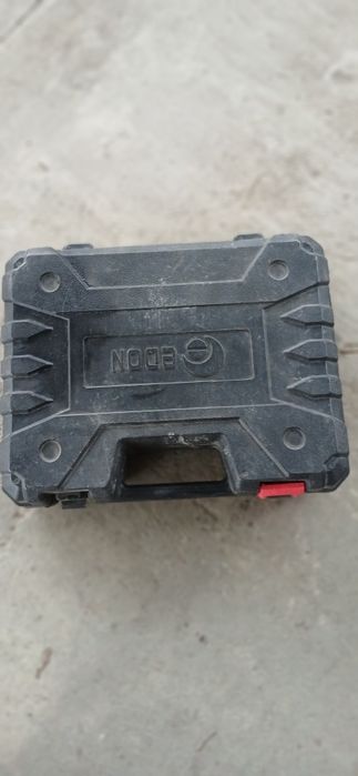 Продам шуруповерт.