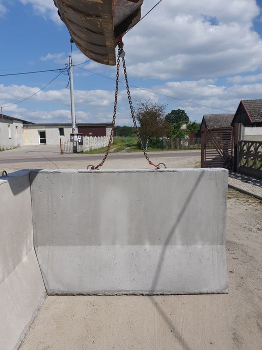 Sciana oporowa przegroda betonowa silos zboże wiata kruszywa kukurydza