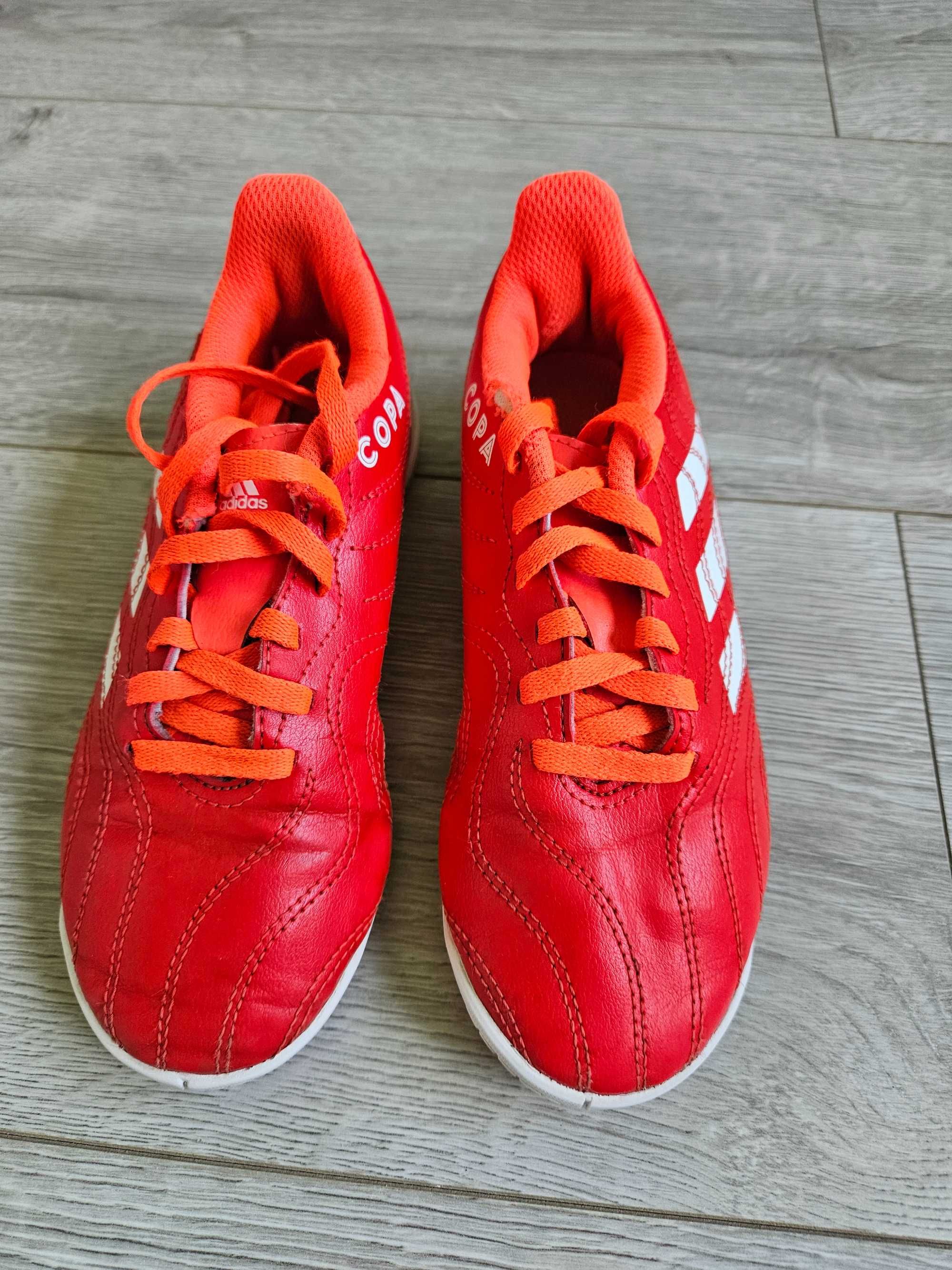 Halówki buty sportowe do piłki nożnej r.32 Adidas