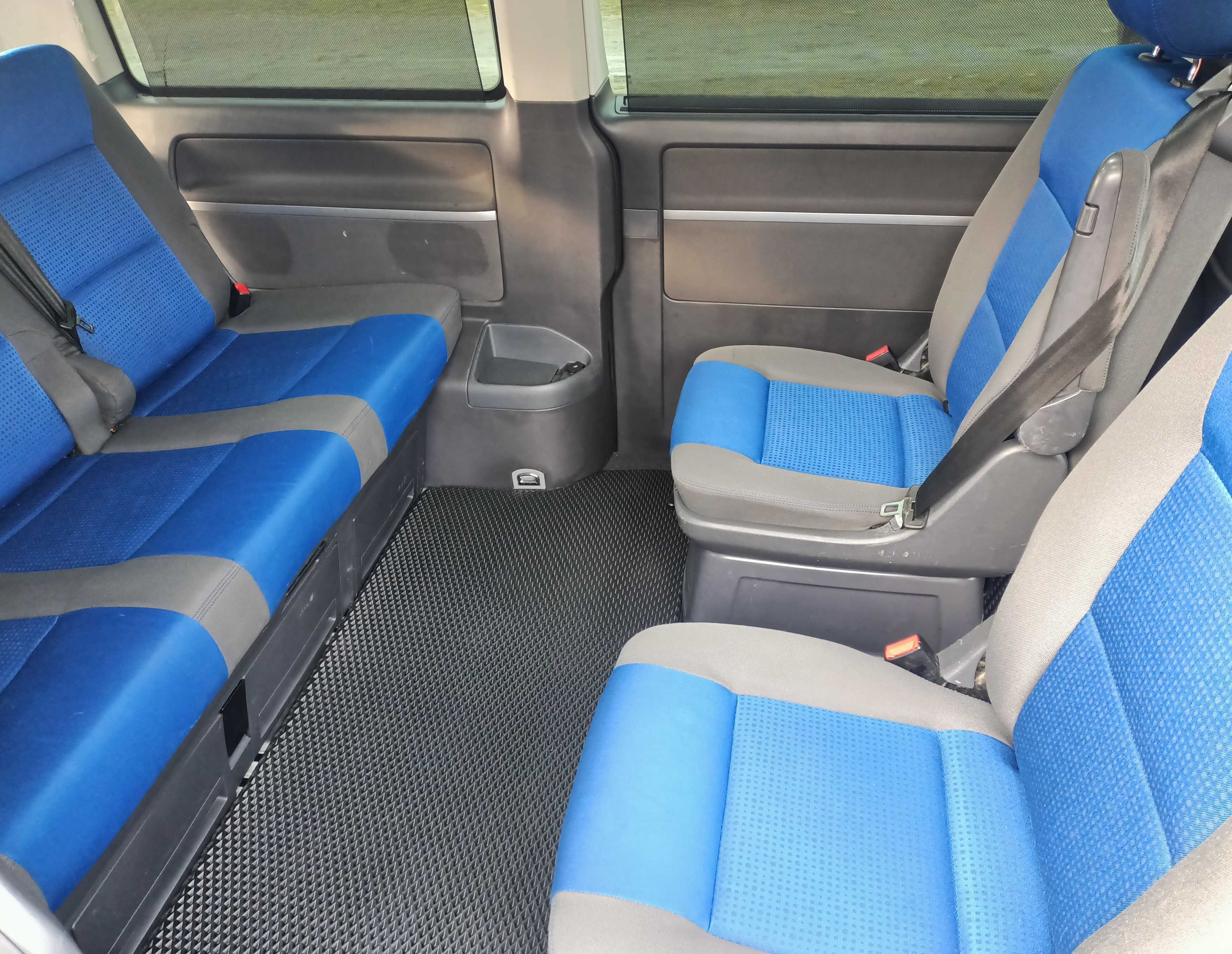 Volkswagen Transporter ( автомат )  в хорошем состоянии