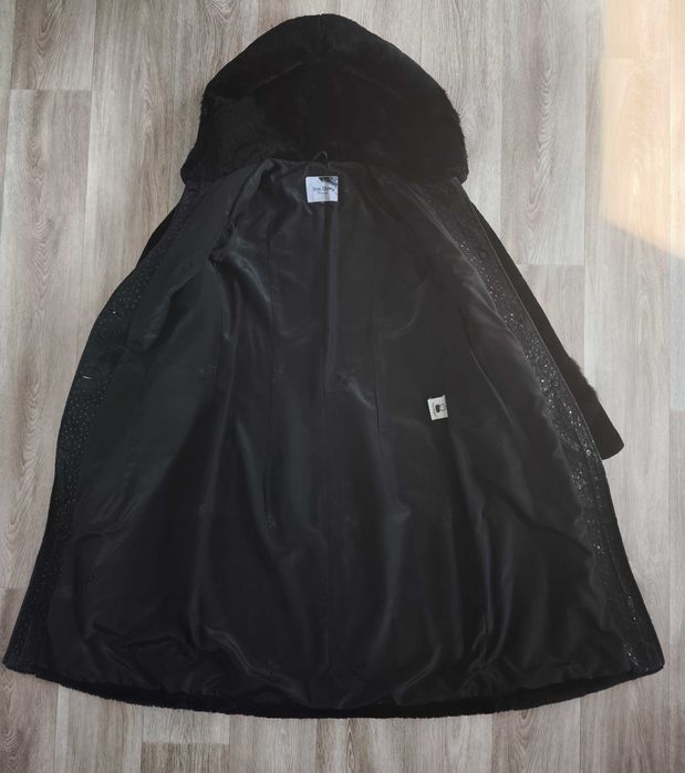 Продам мутоновую шубу с капюшоном Леди Шарм 46 размера