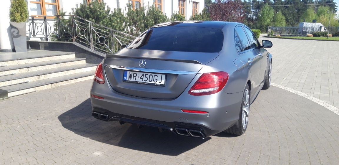 AUTO do ślubu Mercedes E 63 AMG