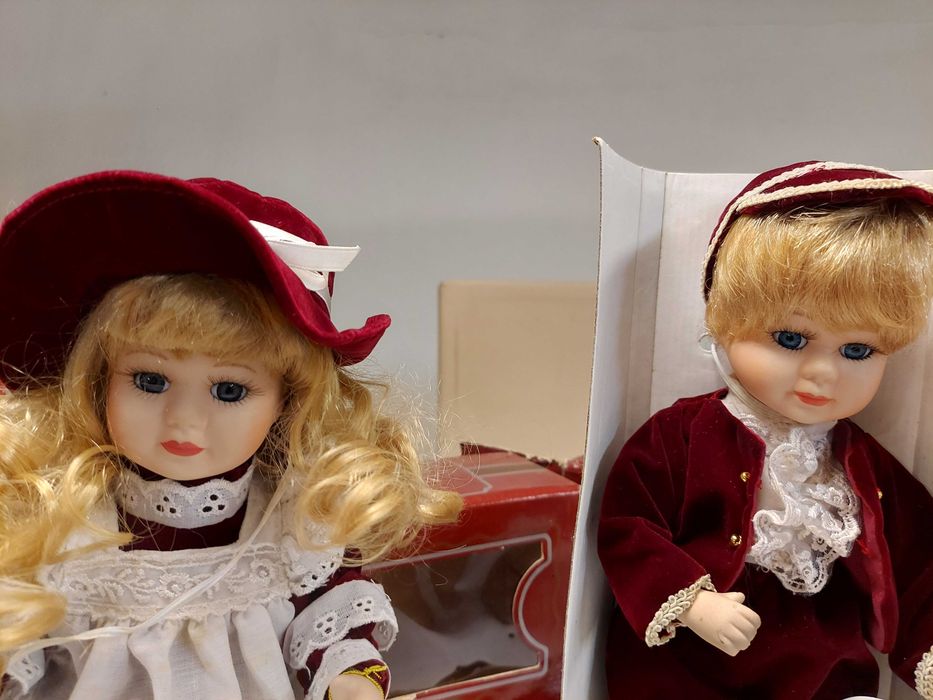 Boneca e boneco de porcelana