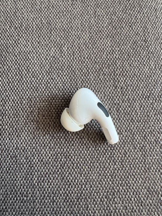 Продам лівий навушник Apple AirPods Pro 2 оригінал (бу)