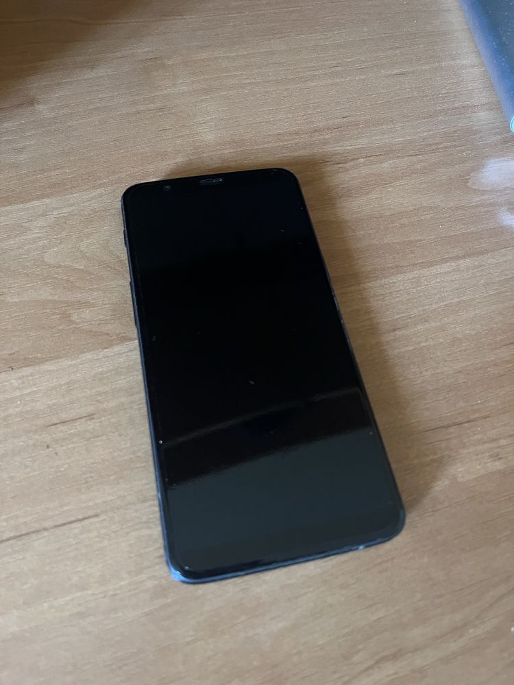 Смартфон OnePlus 5T