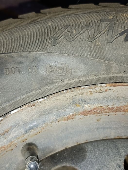 Продам шини з дисками