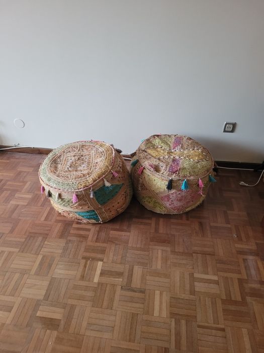 Par de pufes marroquinos