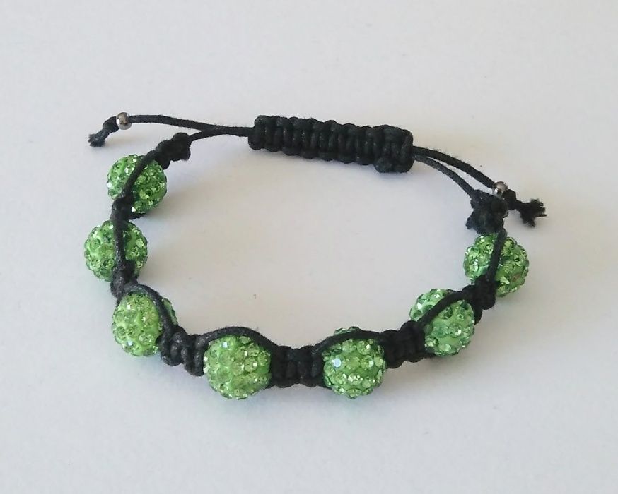 Pulseira shamballa disponível em várias cores, ajustavel