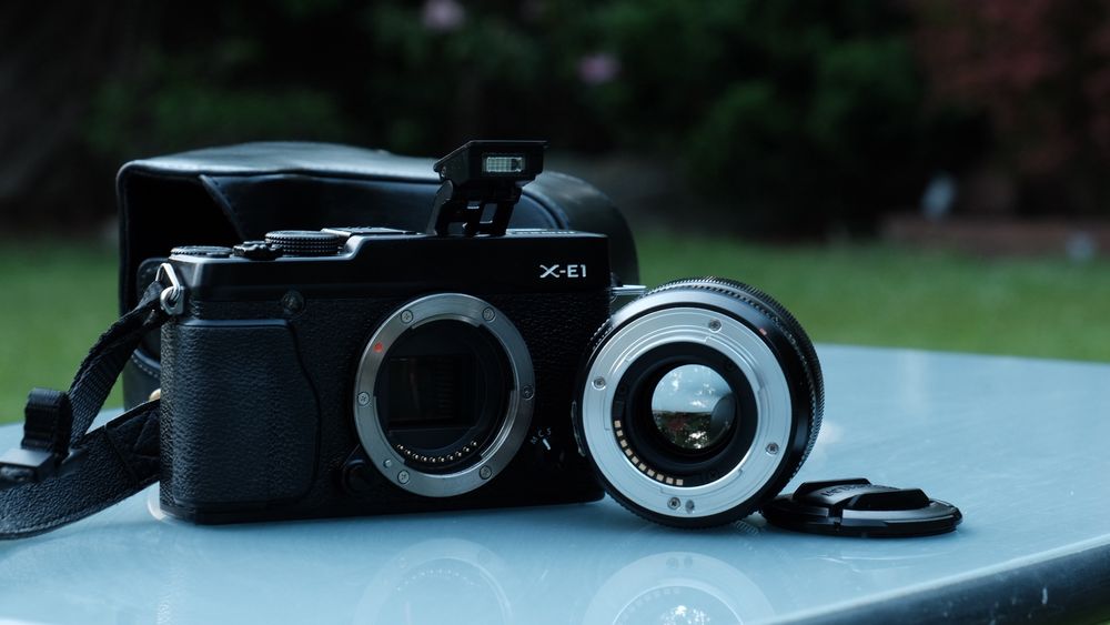 Aparat FUJIFILM X-E1 Fujinon FX 35 R1:1.4 (Made in Japan 21A14210)