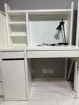 Biurko+nadstawka z tablicą magnetyczną MICKE IKEA