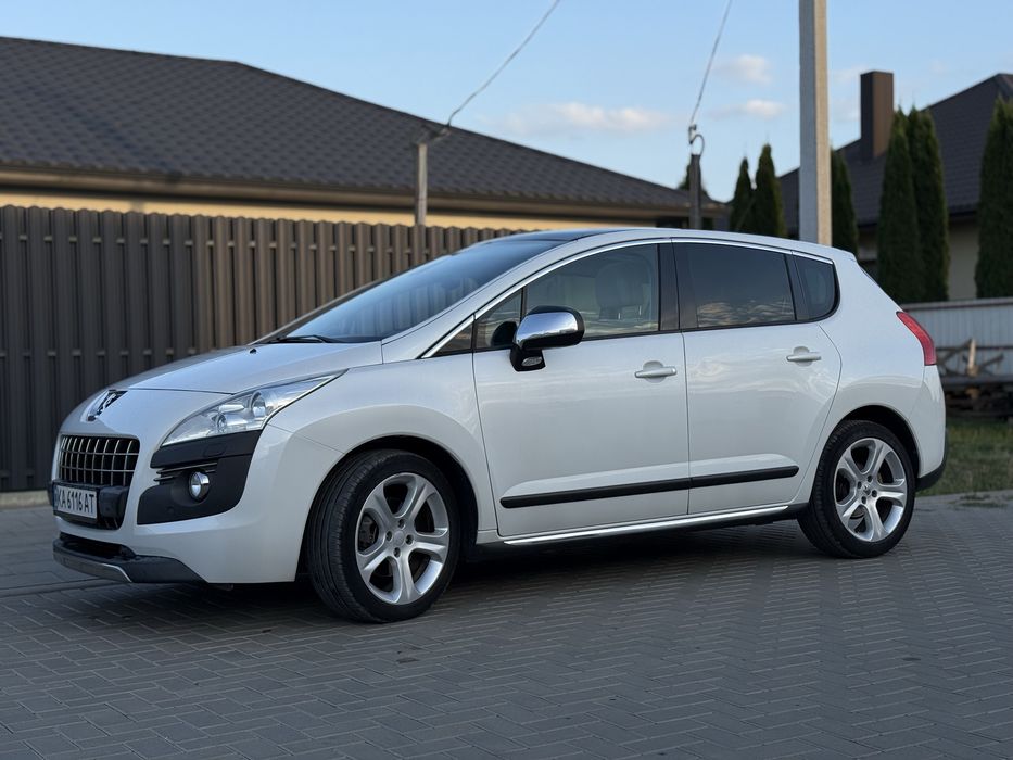 Пежо Peugeot 3008 2010 року дизель 2.0 автомат
