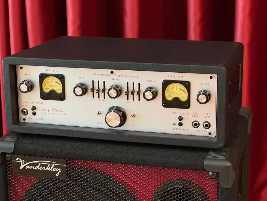 Amplificador de baixo Ashdown Interstellar-600